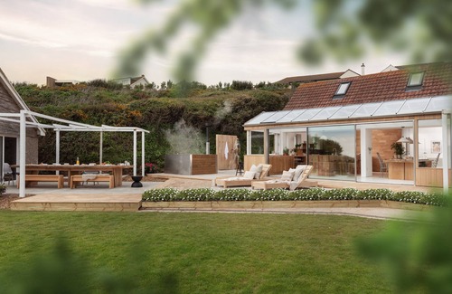 Trenance House | Beach House - Sea Views & Hot Tub