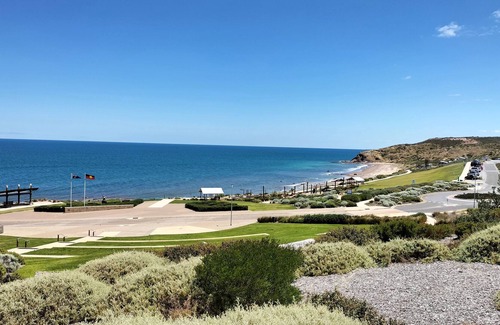 Hallett Cove House | Beach House: Seaviews FastWifi Espresso 6BR 3Bath Netflix