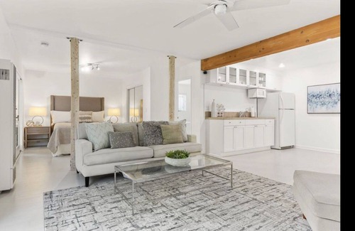 Mussel Shoals House | Beach house secluded private bottom floor