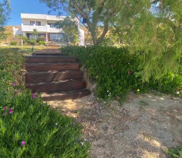 Karystos House | Beach house set in a beautiful bay