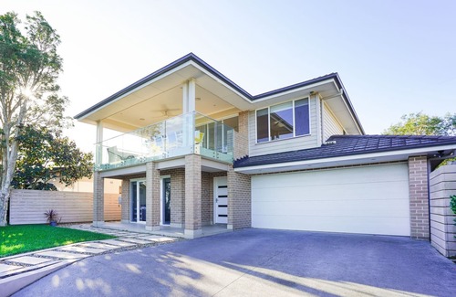 Warriewood Apartment | Beach House Upper Unit