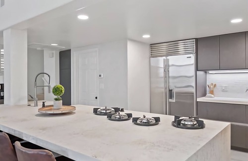 Marina Peninsula House | Beach House w/Home Theater! 2023 Upgrades!