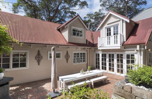 Copacabana House | Beach House with Pool at Copacabana