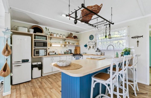 Brisbane Waterfront House | Beach Hut!