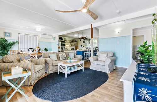 Brisbane Waterfront House | Beach Hut!