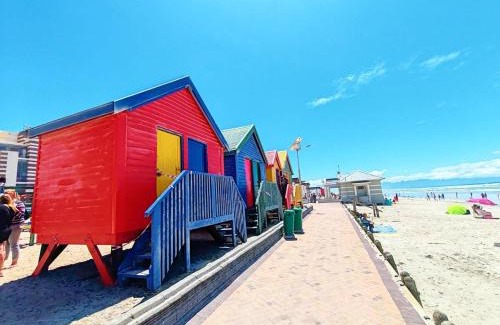 Muizenberg House | Beach Hut Empire Apartment