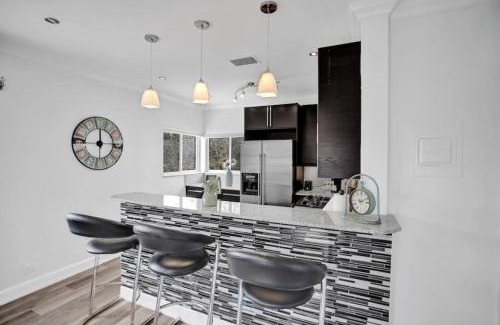 Hendricks and Venice Isles Apartment | Beach Isles Modern 1BR Apartment in Fort Lauderdale