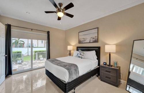 Hendricks and Venice Isles Apartment | Beach Isles Modern 1BR in Fort Lauderdale with Patio