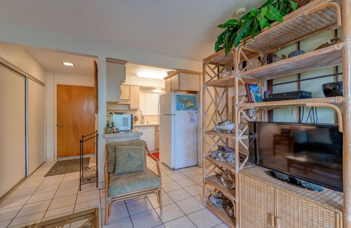 Maalaea Condo | Beach-level retreat with stunning Maalaea views