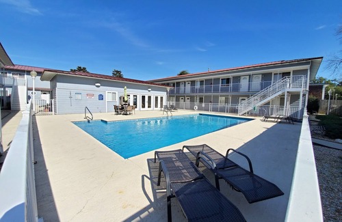Biloxi Condo | Beach Life Condo 89. Pools! Beach! Casinos! FUN!