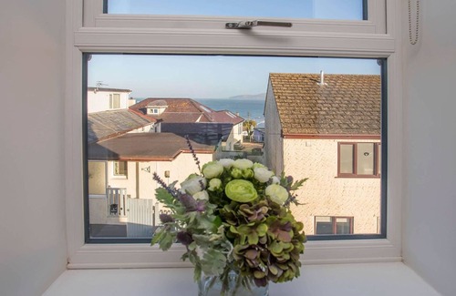 Benllech Apartment | Beach Lookout