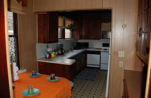 Cottage Line Cottage | Beach Lovers Delight (3-Bedroom Cottage) - Pets Allowed by RedAwning