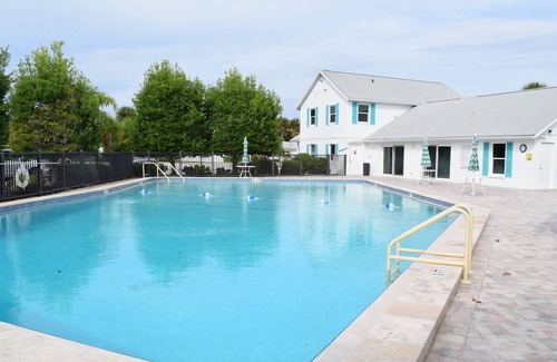 Englewood Villa | BEACH LOVERS PARADISE! Walking distance to beach!