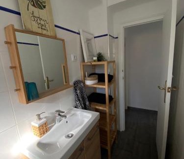 La Malva-rosa Apartment | Beach Malvarrosa, Cabañal, Wifi free. Ca' Micaela.