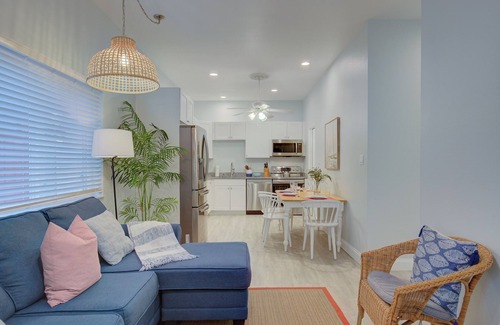 Downtown Dunedin Condo | Beach Modern Downtown 913