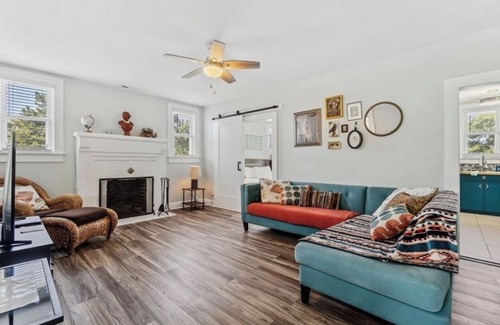 Norfolk Condo | Beach Oasis in Willoughby with Cheseapeake Bay Views and Private Beach Access