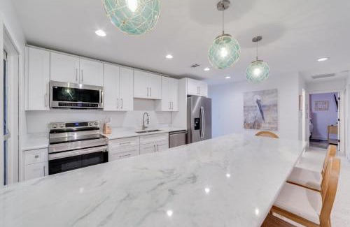 Mid Island Villa | Beach Oasis