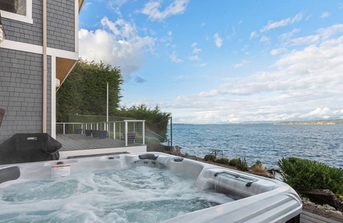 Camano Island Villa | Beach Oasis w/hot tub - steps from the ocean