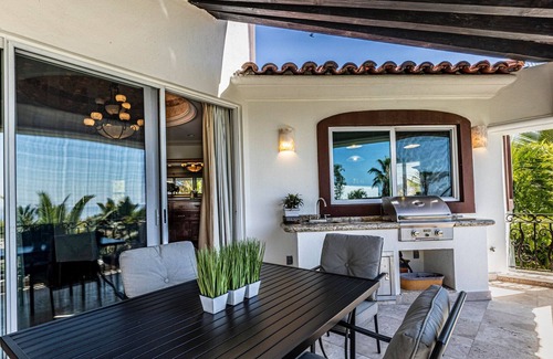 Santa Rosa House | Beach of San Jose del Cabo view of Hotel Solaz