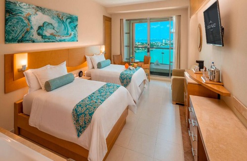 Zona Hotelera Resort | Beach Palace - Cancun - Palace Elite Membership – ALL INCLUSIVE!