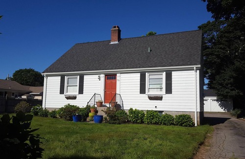 Westerly Cottage | Beach Pass included. Tidy, quiet house w/Porch. Sleeps 7