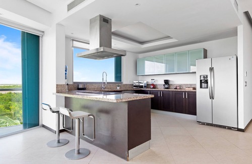 Cancun Apartment | Beach, pool, 3BR Apartment - 8 guests
