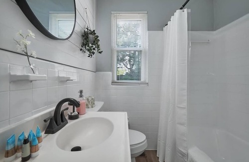 Cottage Line Apartment | *Beach/Pool* Sun Bum Suite @ Salt & Sea