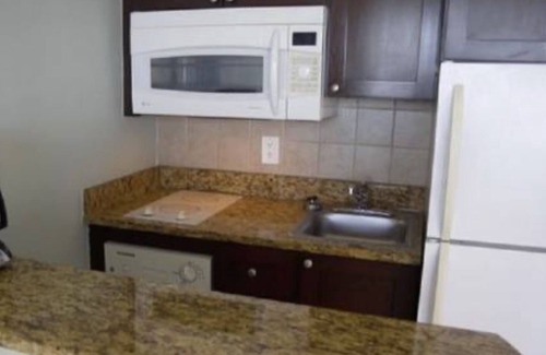 Virginia Beach Condo | Beach Quarters Resort, Oceanfront 7/6-7/13-1BR/1BA, sleep 6