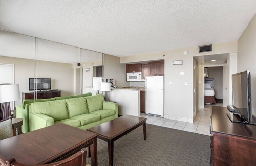 Northeast Virginia Beach Hotel | Beach Quarters Resort