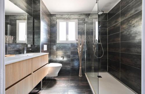 8th Arrondissement House | Beach, Quiet, Sea 200 m, Private Terrace
