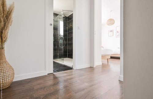 8th Arrondissement House | Beach, Quiet, Sea 200 m, Private Terrace