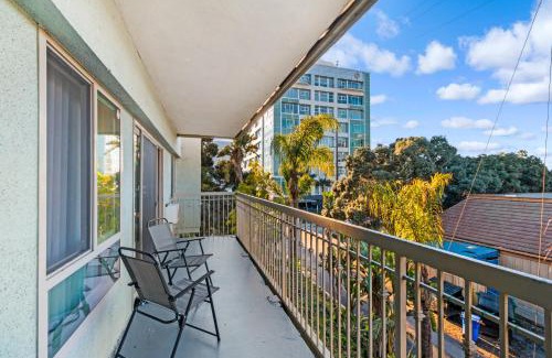 Marina del Rey Hotel | Beach Rental- 5 Minutes Walking to Venice Beach