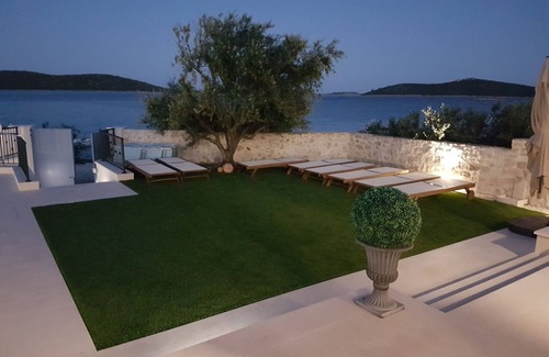 Sevid Villa | Beach Residence MSJ Sevid with heated pool