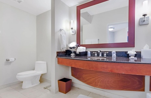 Sunny Isles Beach Resort | Beach Resort Suite with Ocean view!