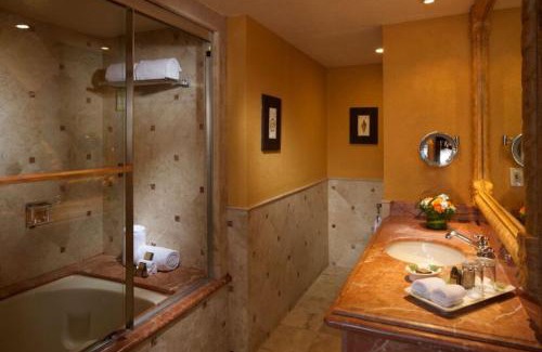 Cabo Bello Resort | Beach resort suites