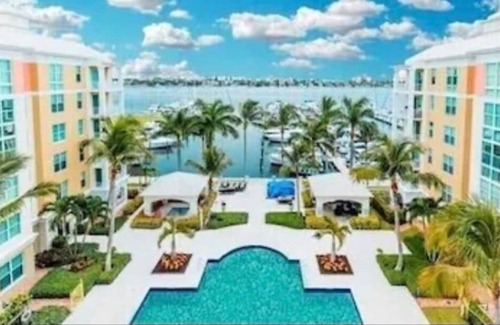 East Ocean Ave Condo | BEACH RESORT VACATION