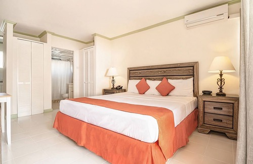 Worthing Hotel | Beach Retreat: 3 Spacious Room w/Complete Amenities, Living Area & Kitchenette