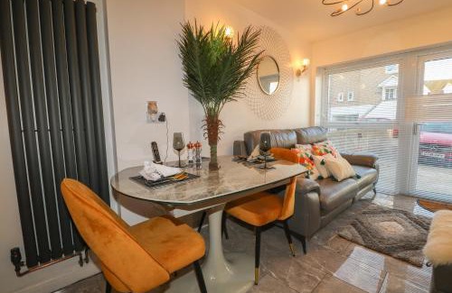Seaford Apartment | Beach Retreat