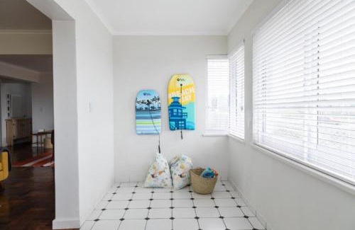Muizenberg Apartment | Beach Roed
