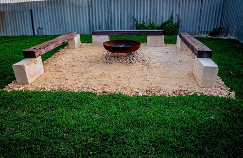 Lancelin House | Beach, sand dunes and pub just minutes away nNewly renovated