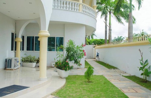 Littoral Department Apartment | Beach Sand Hotel & Resort, Cotonou Standard King Room 5