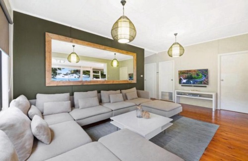 Patonga House | Beach Shack - Waterfront Patonga