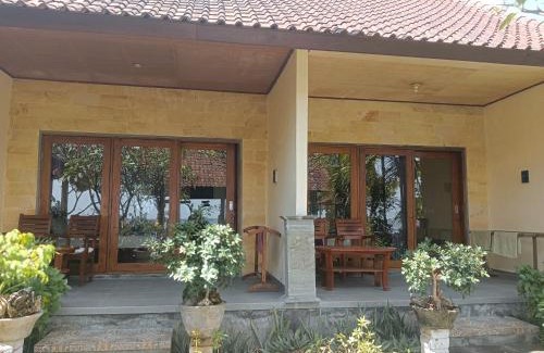Purwakerti House | beach side Amed Delem family