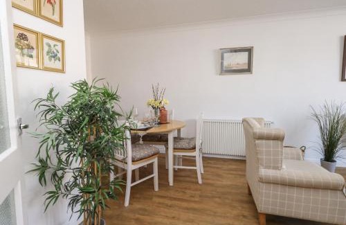West Bay Apartment | Beach Side