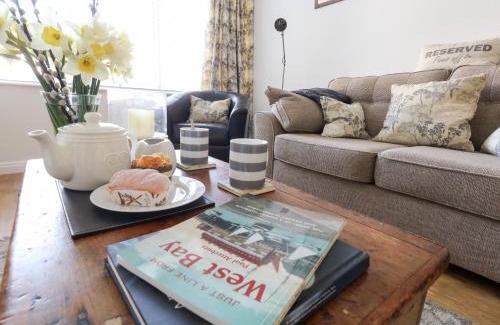 West Bay Apartment | Beach Side
