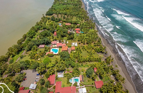Parrita Apartment | Beach Studio for 4 guests 2 beds at Tranquilidad Resort