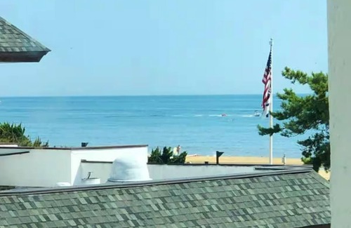 Virginia Beach Apartment | Beach Studio - Oceanside, Pool, Boardwalk, Bikes