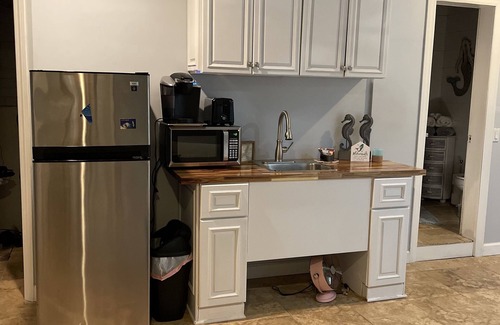 Jacksonville Beach Apartment | Beach Studio with pool and summer Kitchen near Mayo, TPC