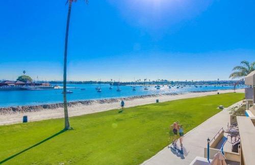 Mission Beach House | Beach Style 2