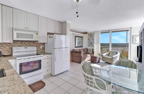 Bonita Springs Condo | Beach & Tennis 1501